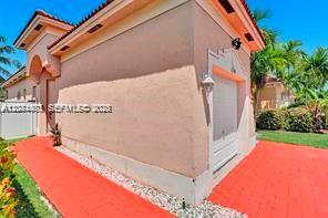 2240 NE 37th Rd, Homestead FL 33033 photo 3