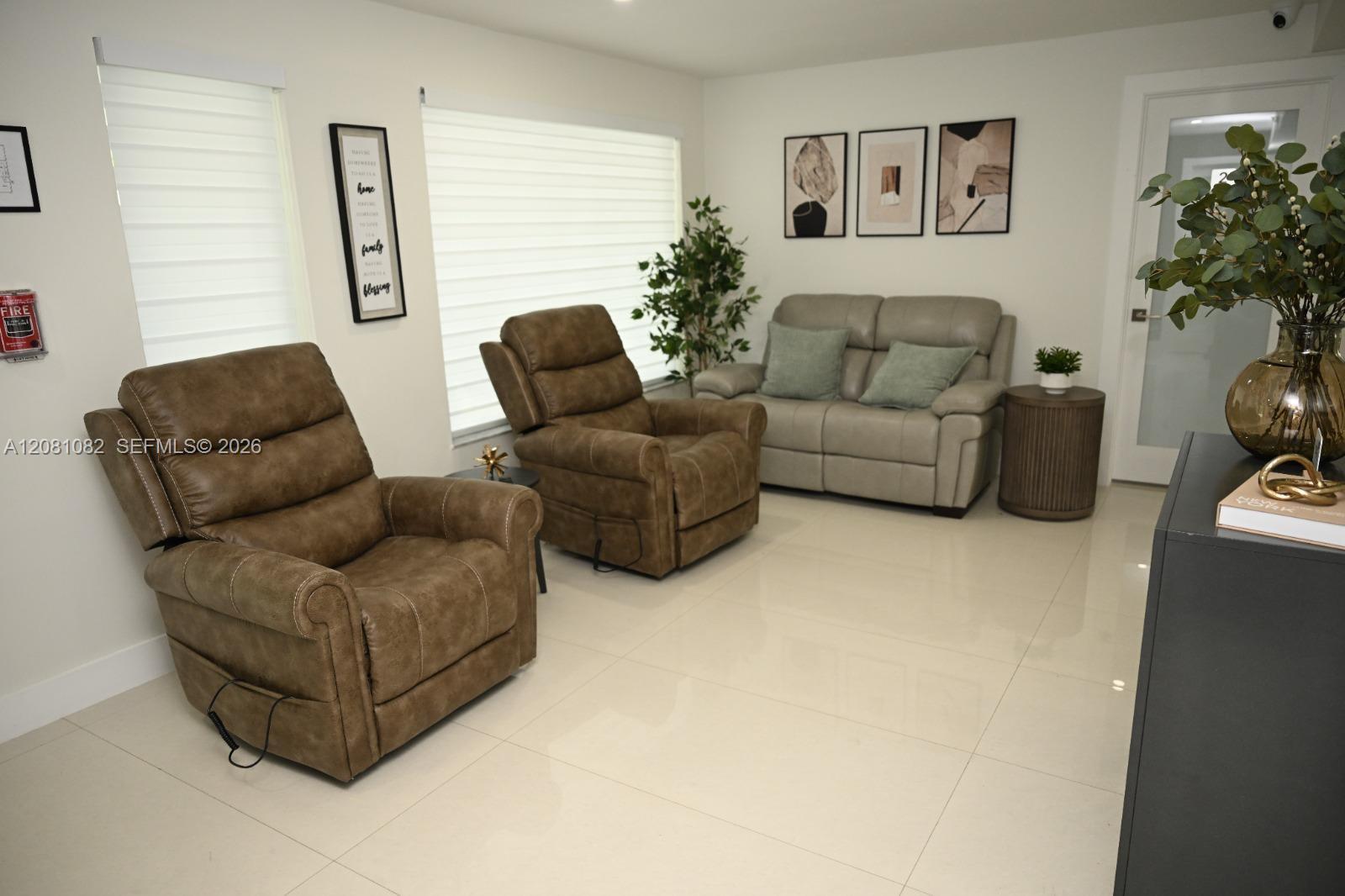 850 W 51st Pl, Hialeah FL 33012 photo 4