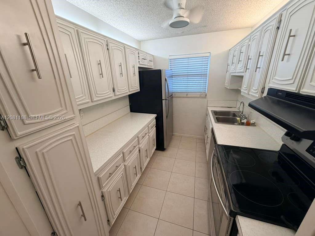 557 High Point Dr # B, Delray Beach FL 33445 photo 4