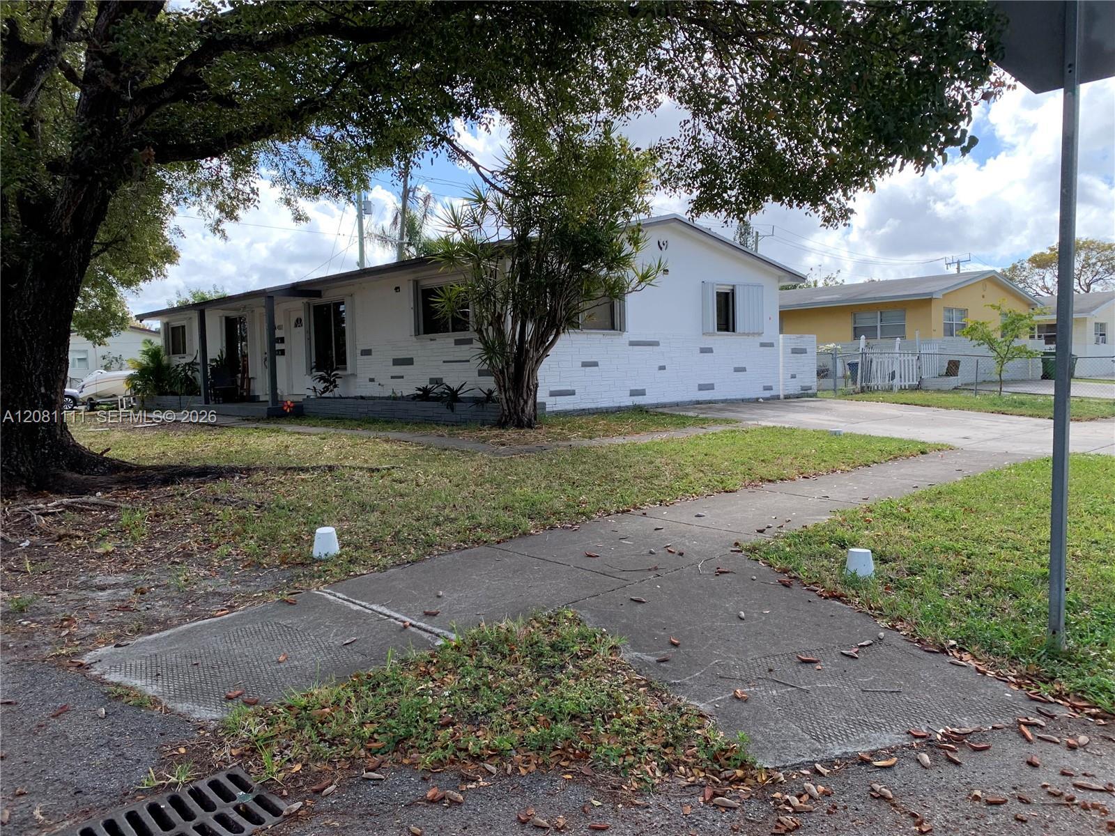 401 SW 8th St # A, Hallandale Beach FL 33009 photo 2