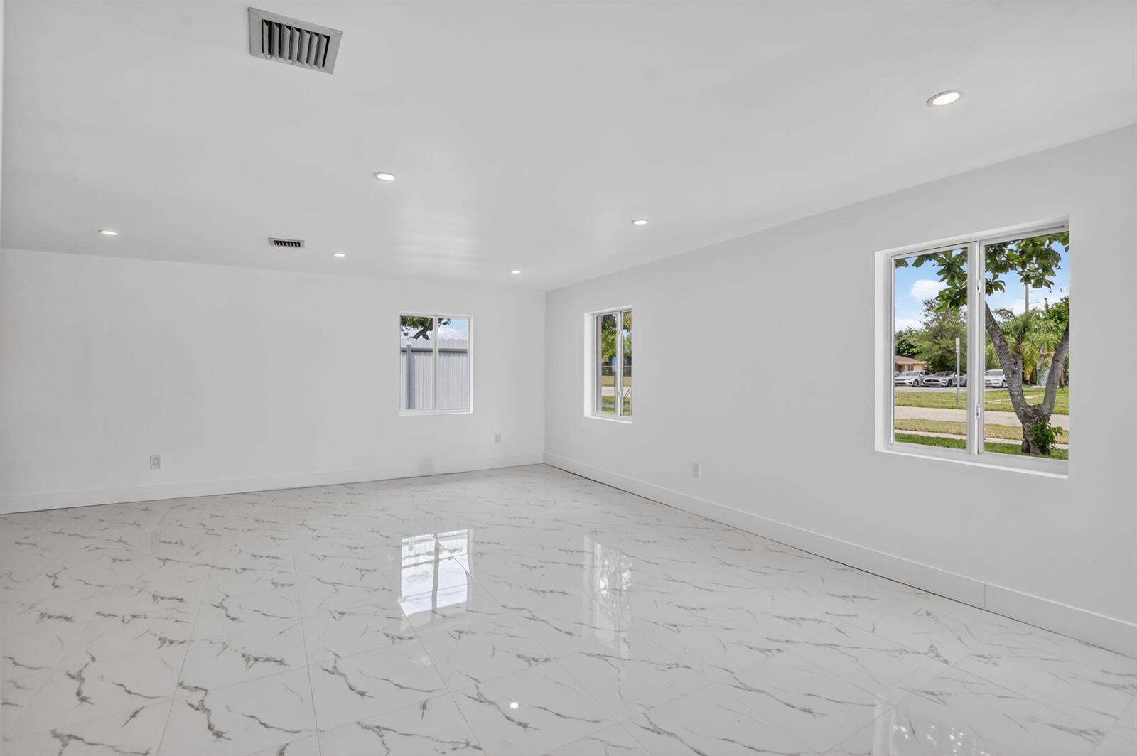 182 SW 6 Street, Deerfield Beach FL 33441 photo 5