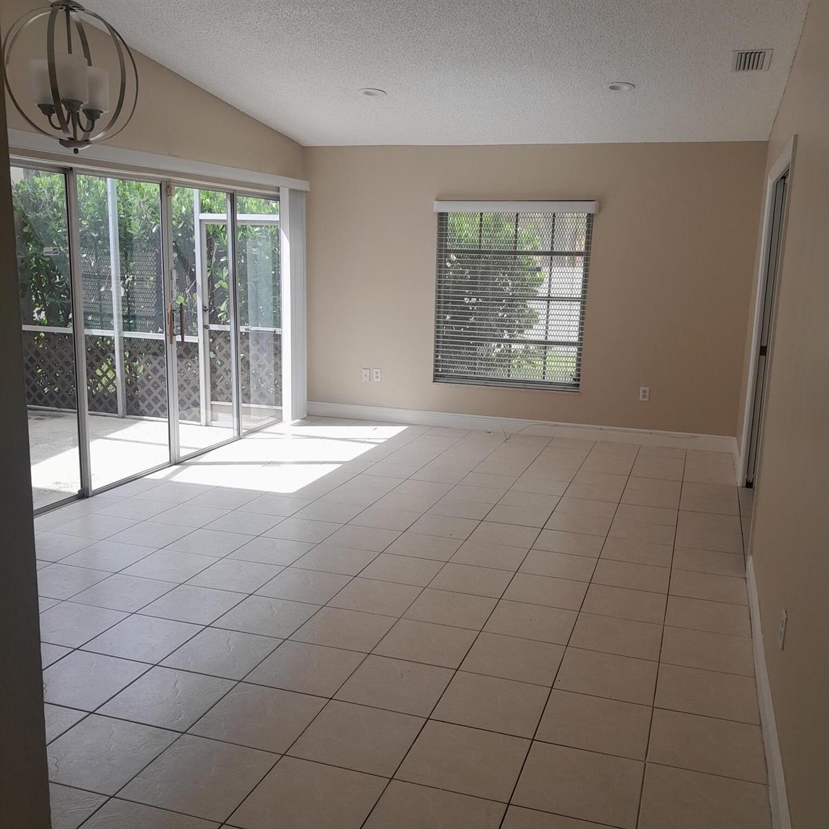 9311 E HEATHER Lane, Miramar FL 33025 photo 3