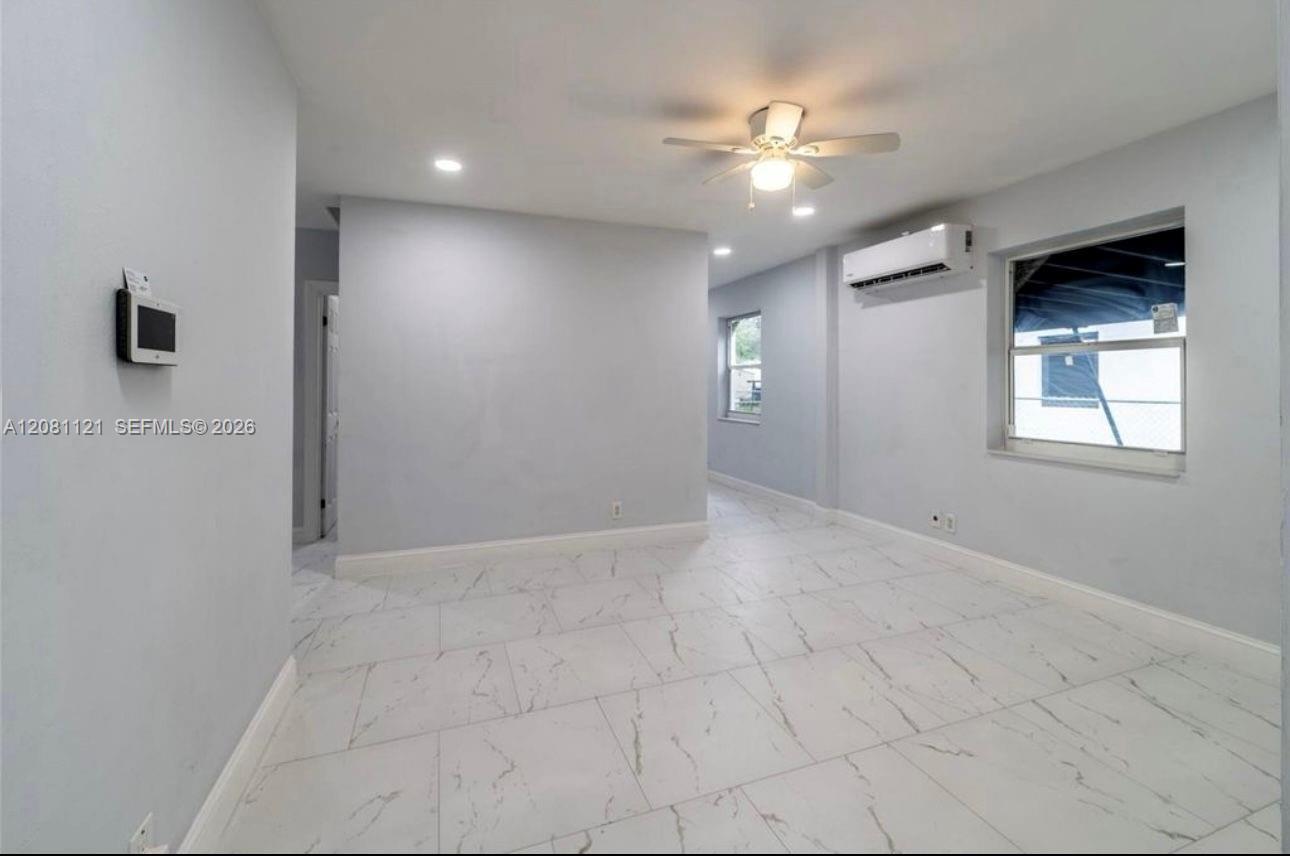 425 NW 14th Way, Fort Lauderdale FL 33311 photo 4