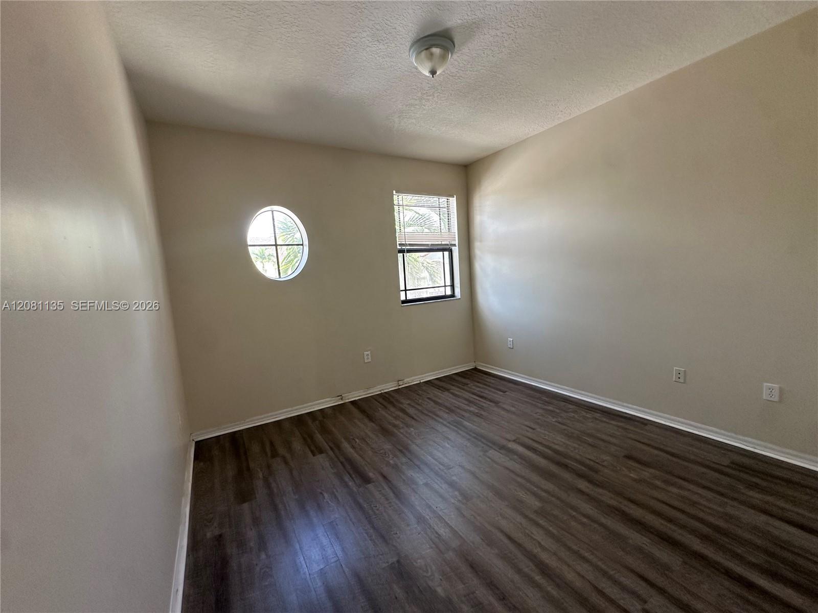 627 NE 35th Ave, Homestead FL 33033 photo 3