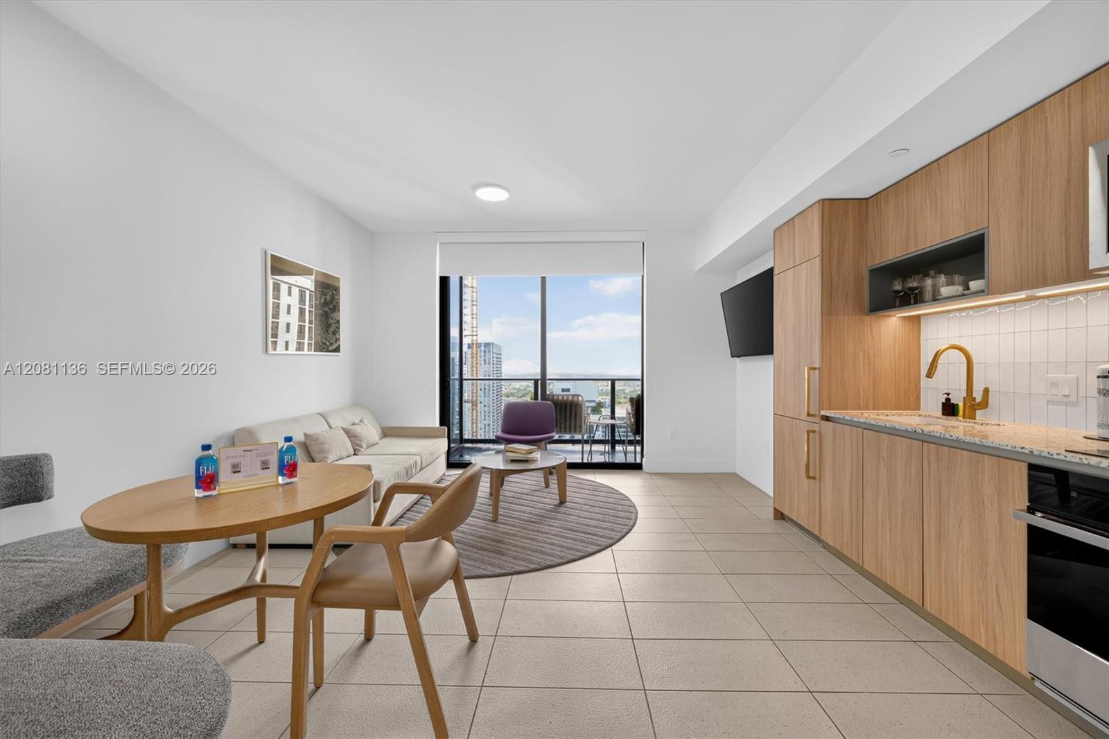 159 NE 6th St # 3603, Miami FL 33132 photo 2