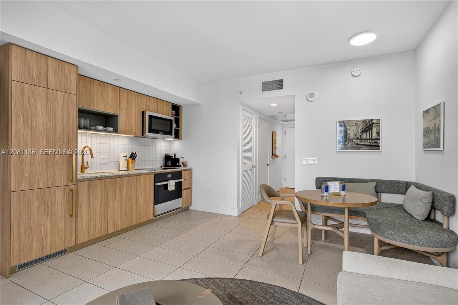 159 NE 6th St # 3603, Miami FL 33132 photo 4