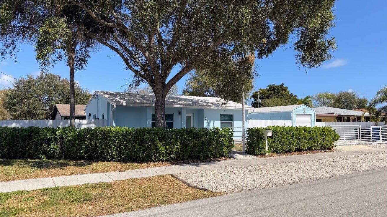 245 SW 20TH Street, Fort Lauderdale FL 33315
