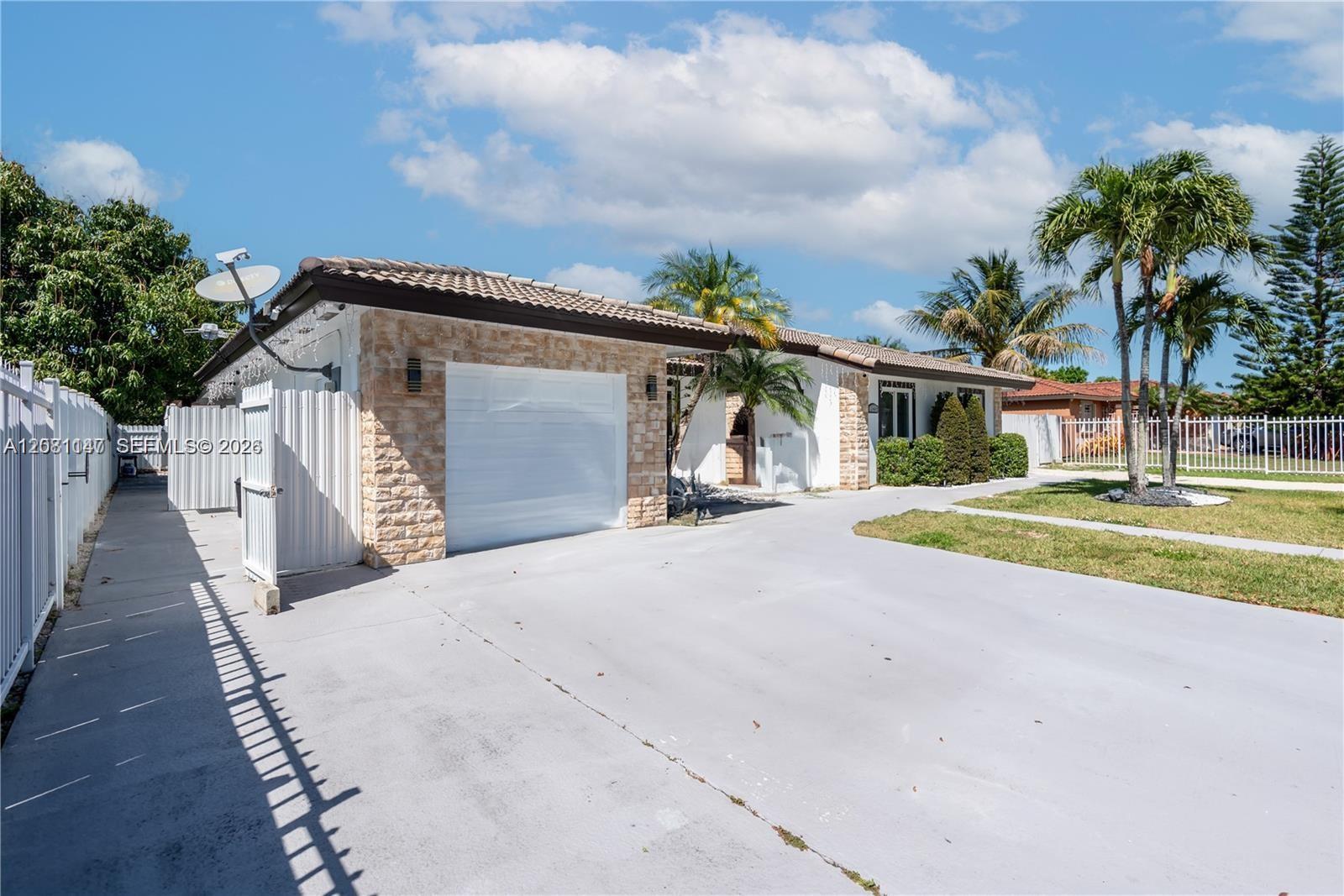 12485 SW 220th St, Miami FL 33170 photo 3