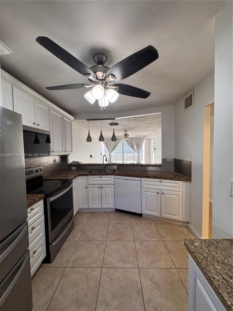 1670 NE 191st St # 3, Miami FL 33179 photo 5