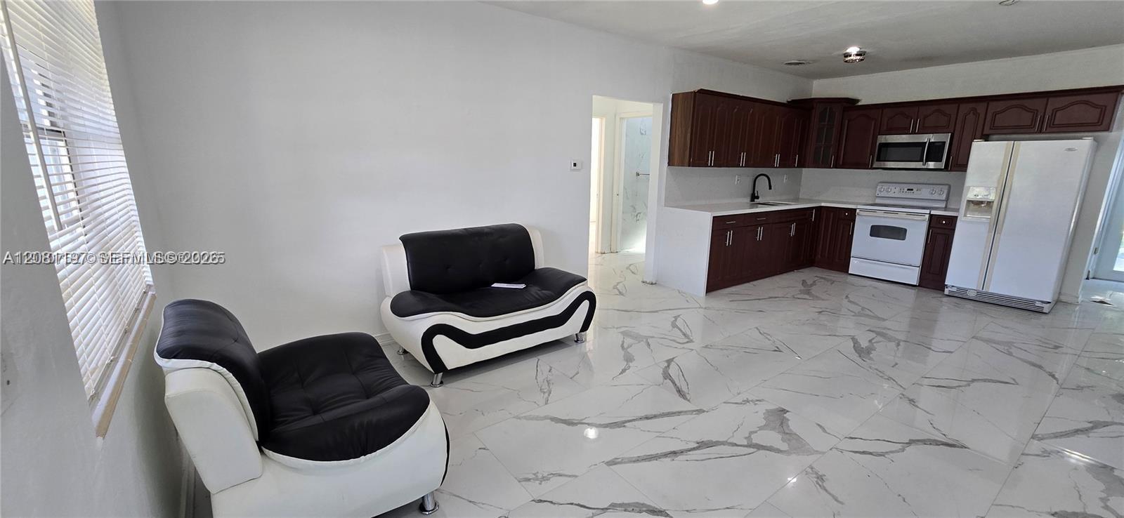 12140 SW 218th St, Miami FL 33170 photo 3