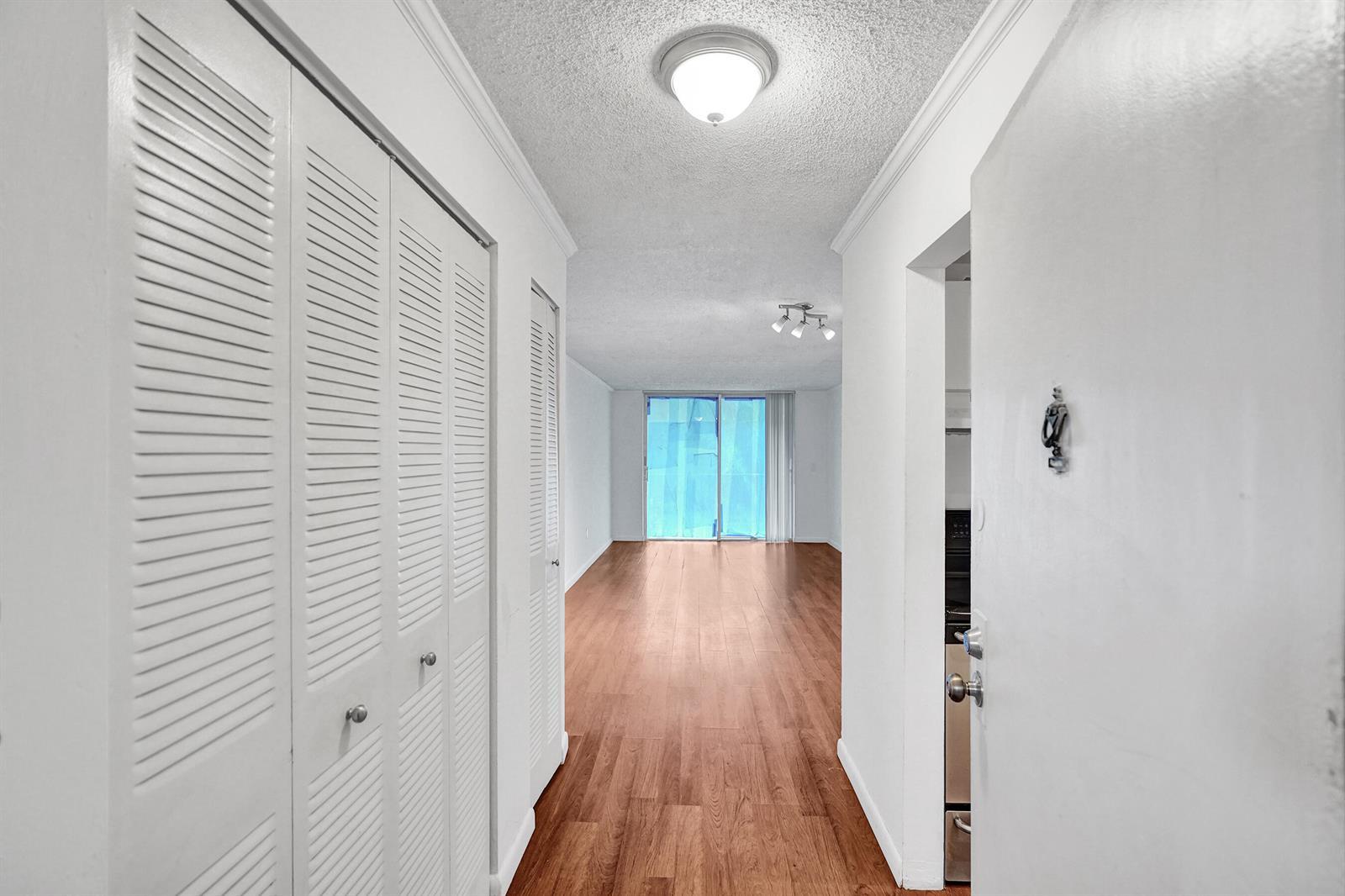 1805 SANS SOUCI Boulevard # 421, North Miami FL 33181 photo 3