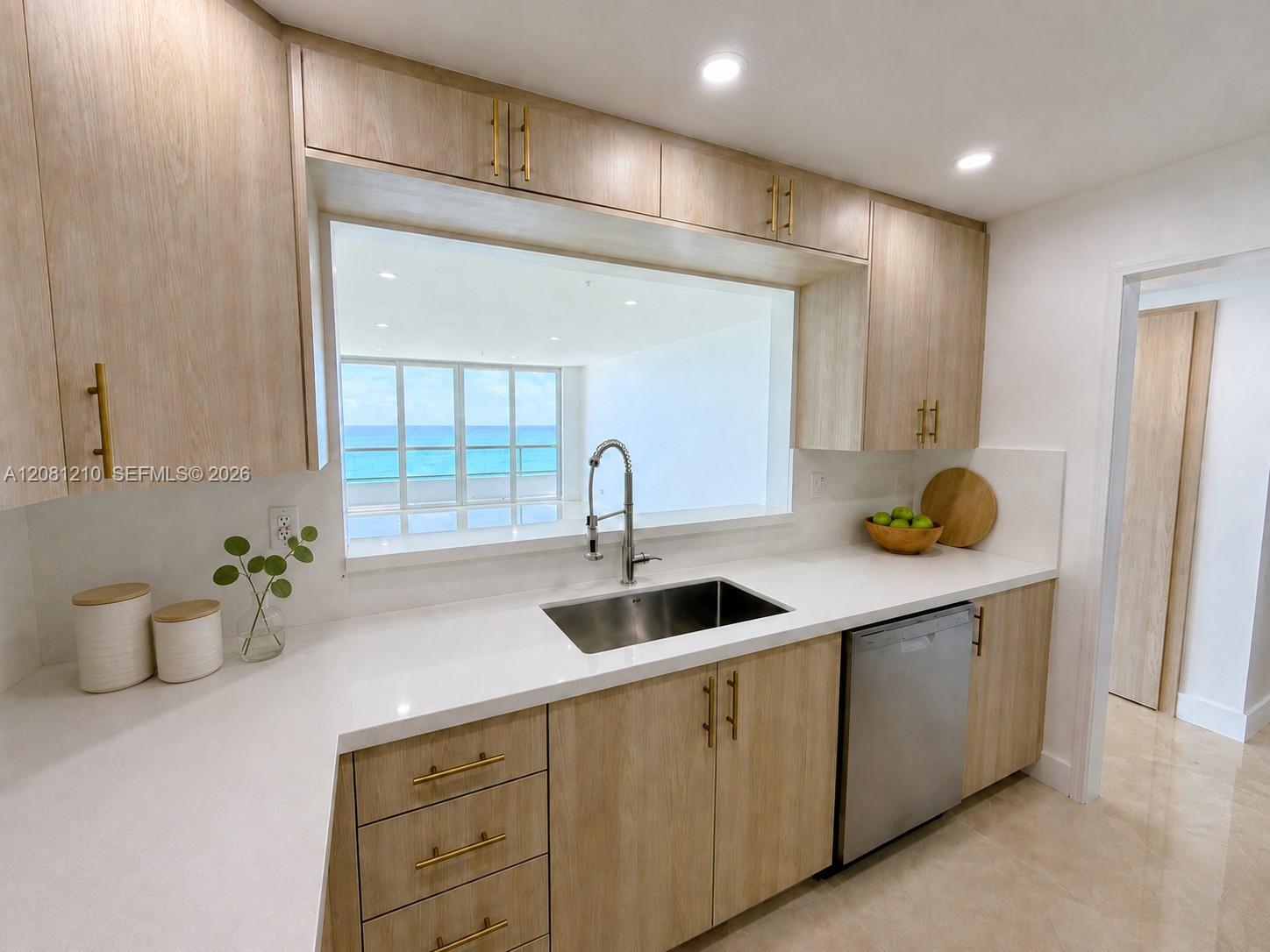 5601 COLLINS AV # 2, Miami Beach FL 33140 photo 3