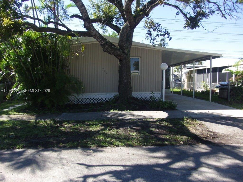 710 NW 219th Ave, Pembroke Pines FL 33029