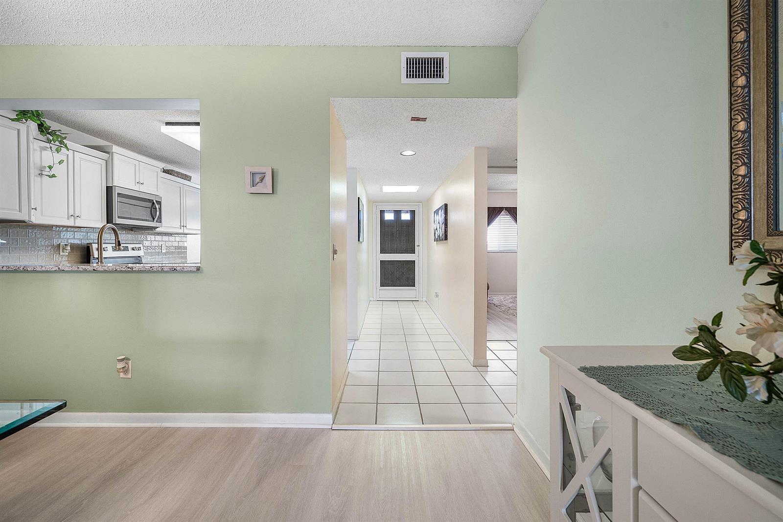 4735 LUCERNE LAKES Boulevard E # 402, Lake Worth FL 33467 photo 5