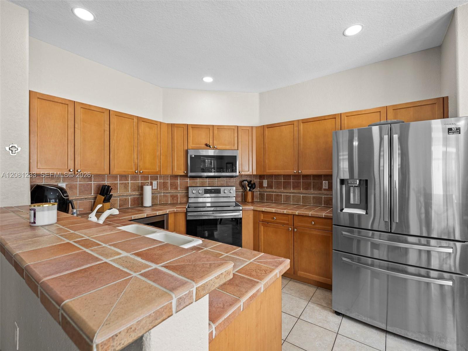 15541 SW 21st Ter, Miami FL 33185 photo 5