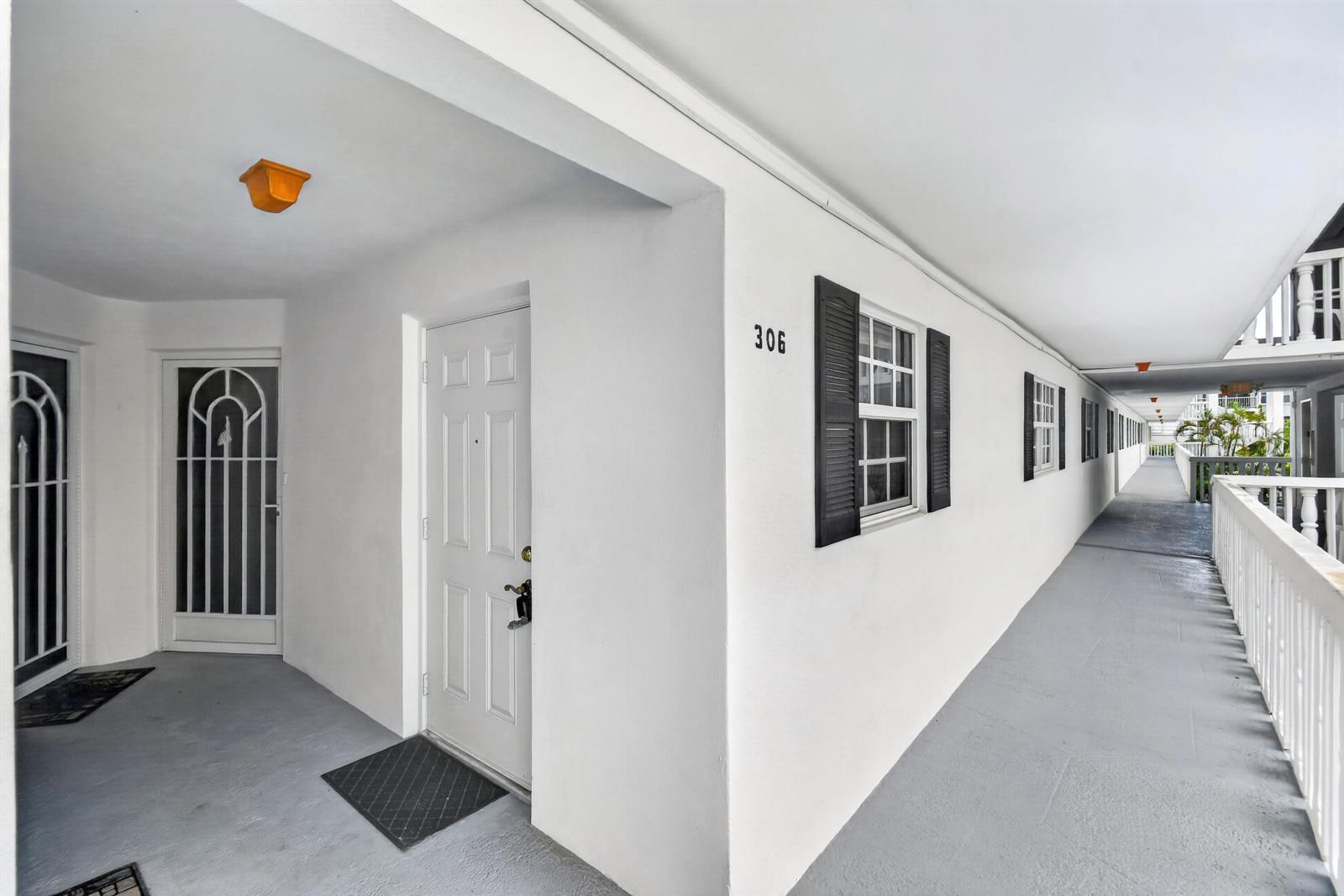 907 Marina Drive Unit 306, North Palm Beach FL 33408 photo 2