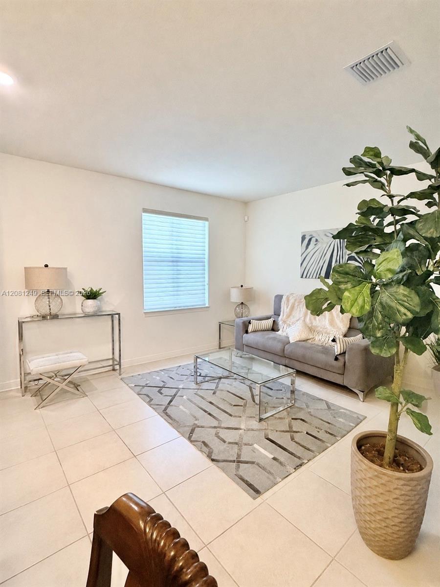 3344 W 105th Ter, Hialeah FL 33018 photo 3