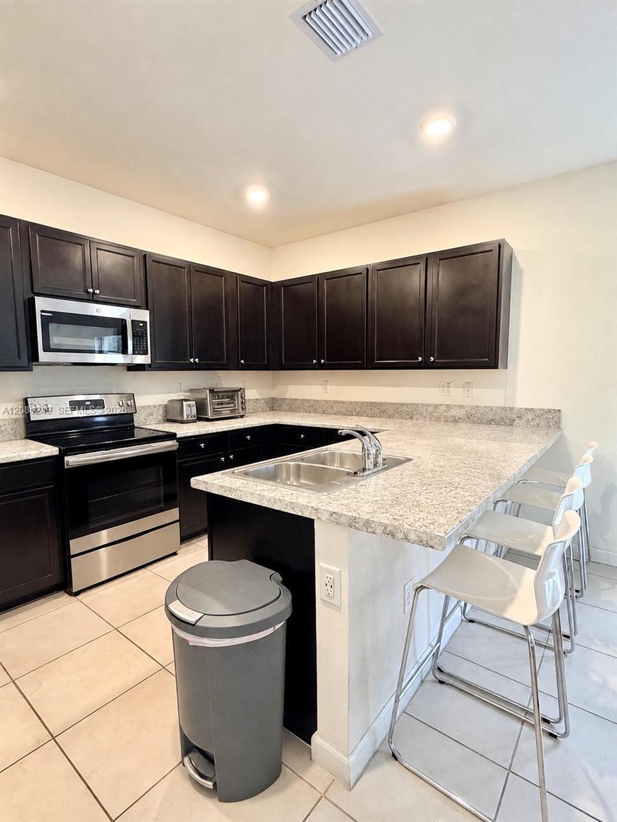 3344 W 105th Ter, Hialeah FL 33018 photo 5
