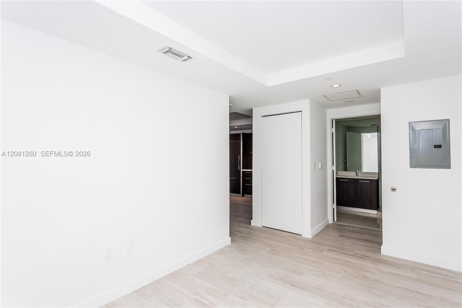 45 SW 9th St # 3204, Miami FL 33130 photo 2