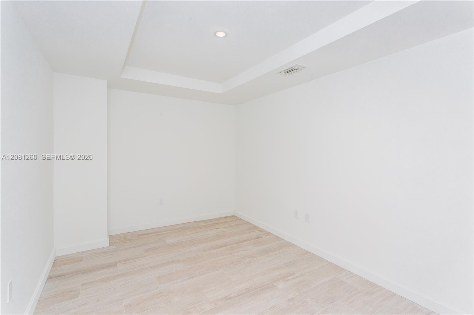 45 SW 9th St # 3204, Miami FL 33130 photo 3