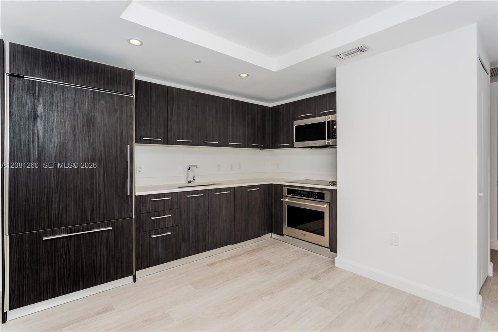 45 SW 9th St # 3204, Miami FL 33130 photo 5