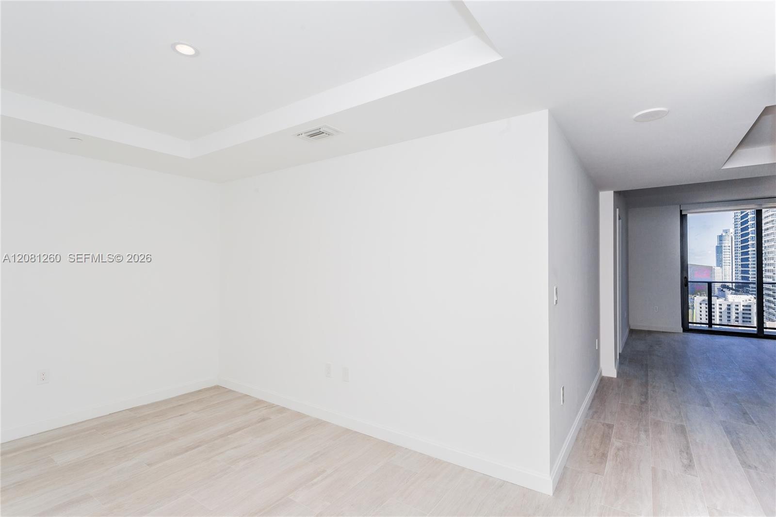 45 SW 9th St # 3204, Miami FL 33130 photo 4