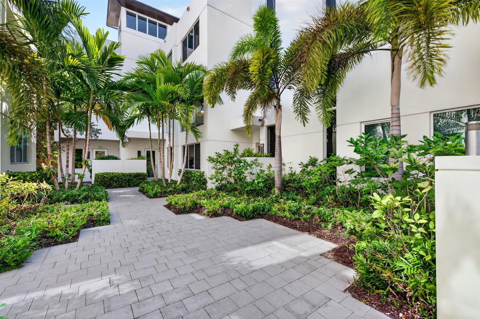244 Garden Court, Lauderdale By The Sea FL 33308 photo 4