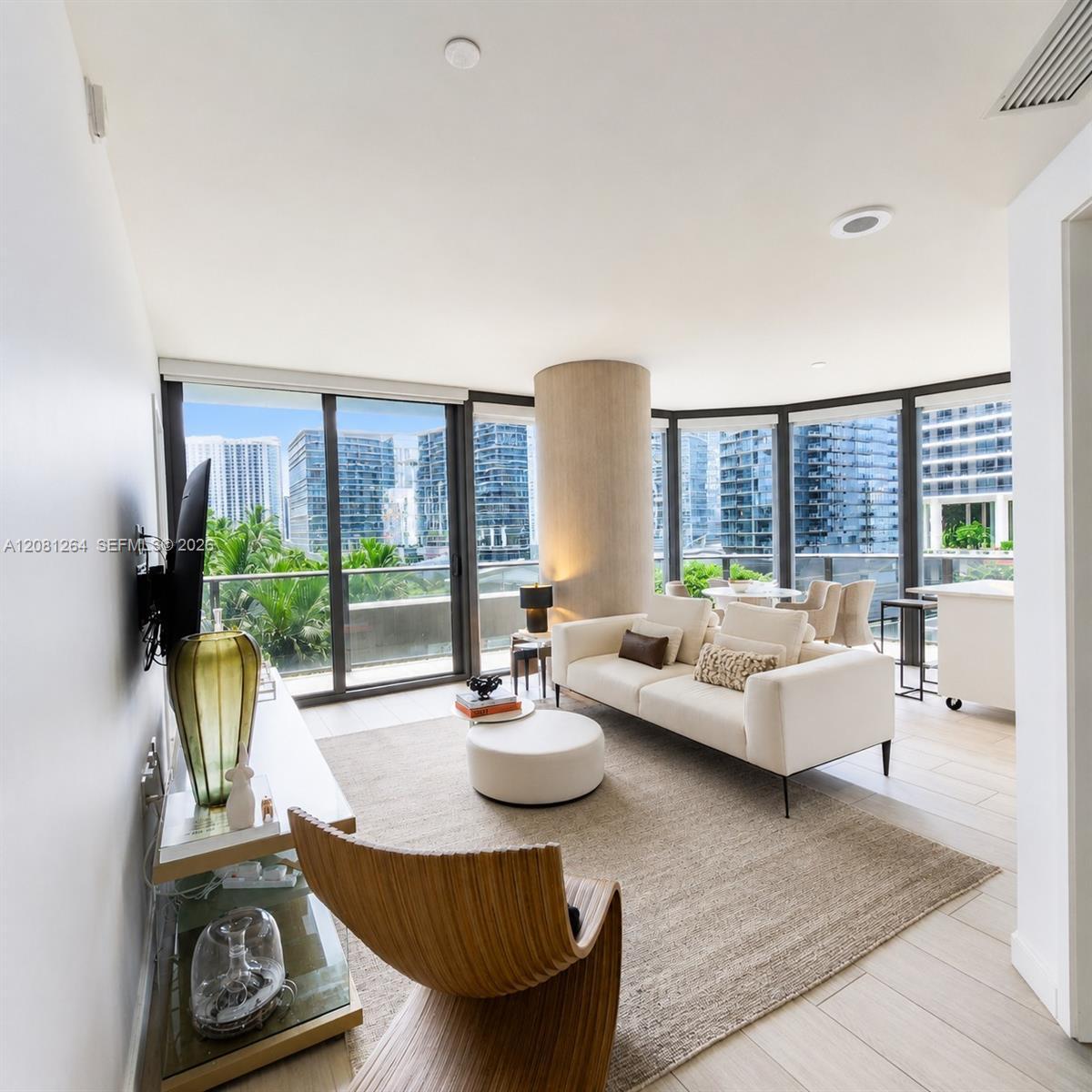 55 SW 9th St # 1001, Miami FL 33130 photo 5