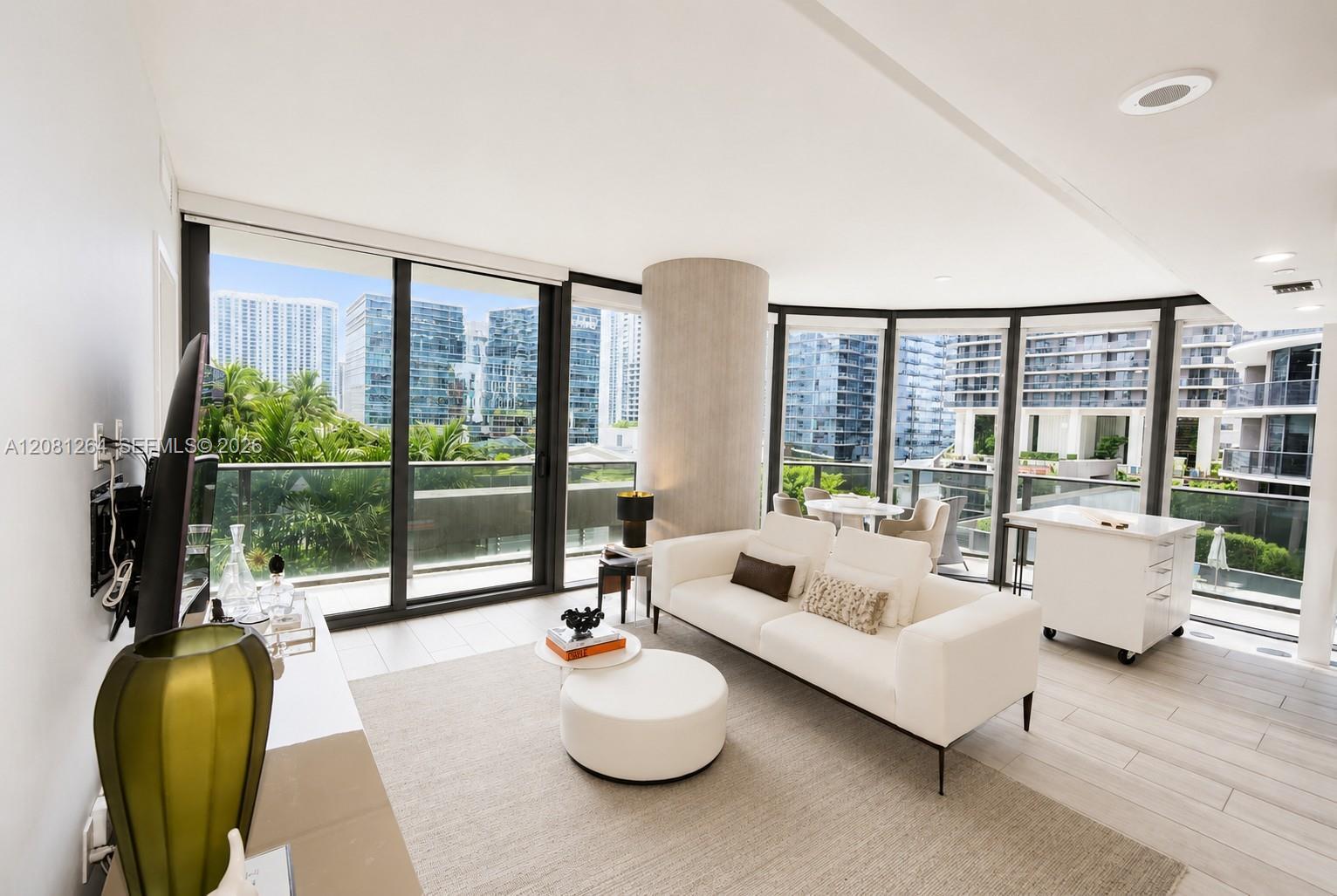 55 SW 9th St # 1001, Miami FL 33130 photo 4