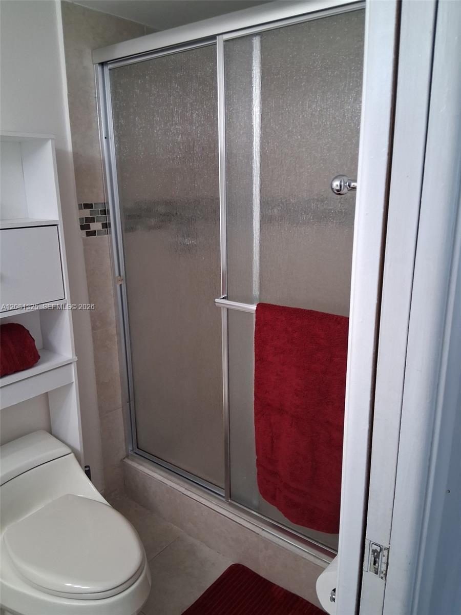 Hallandale Beach, FL 33009 photo 4