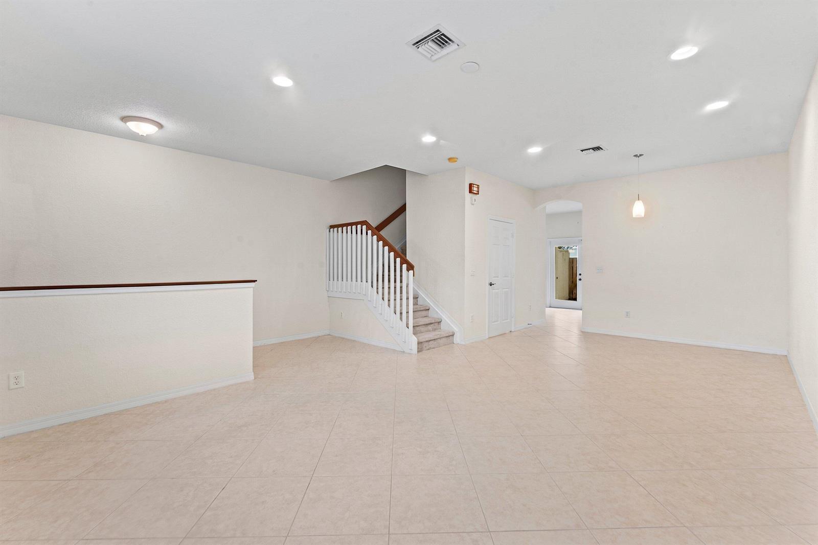 118 Seagrape Drive # 107, Jupiter FL 33458 photo 3