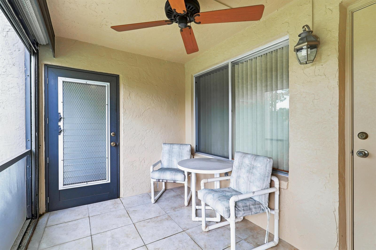 204 Pine Hov Circle # 1, FL 33463 photo 4