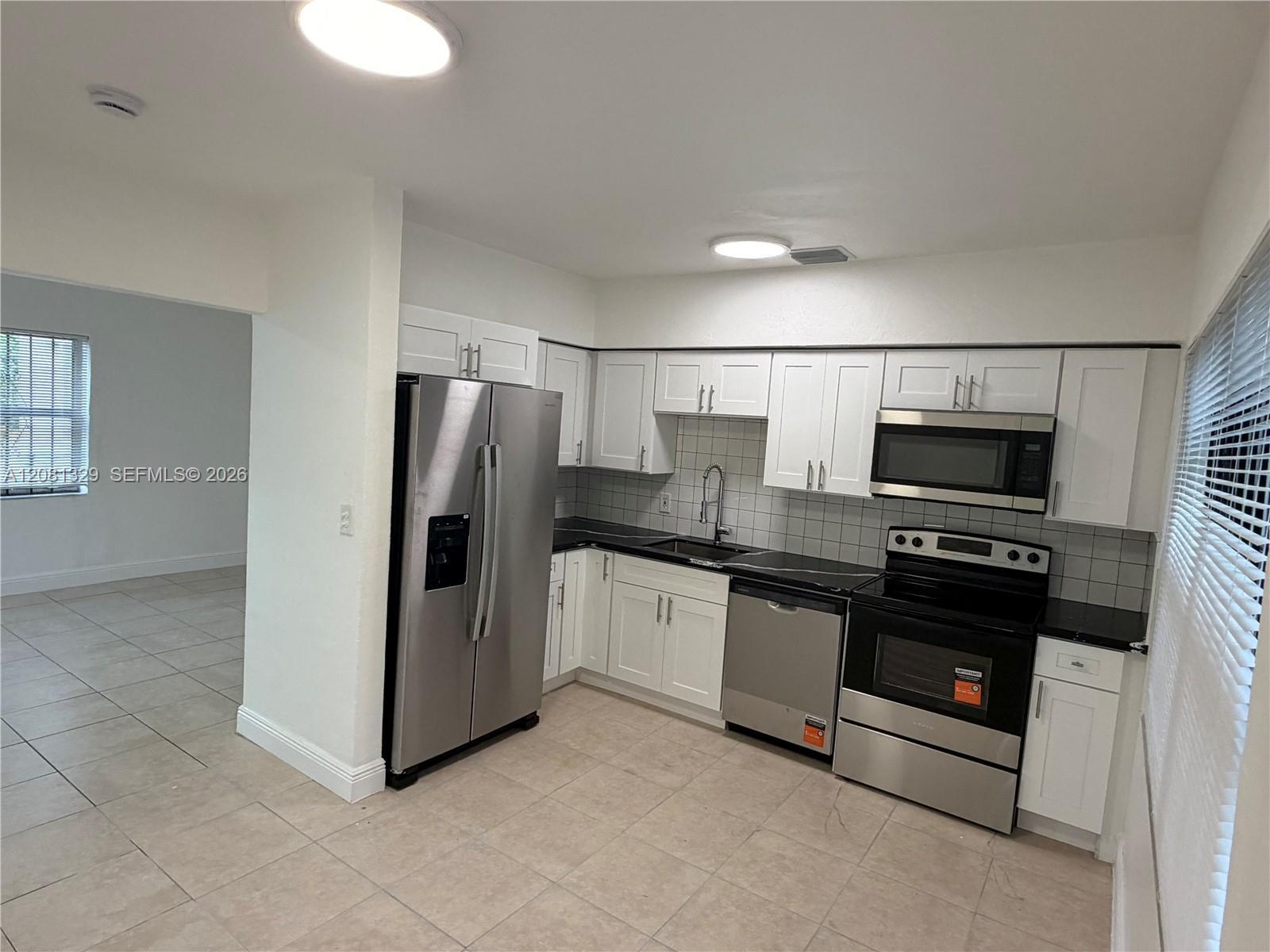1311 NE NE 157 ST, North Miami Beach FL 33162 photo 4