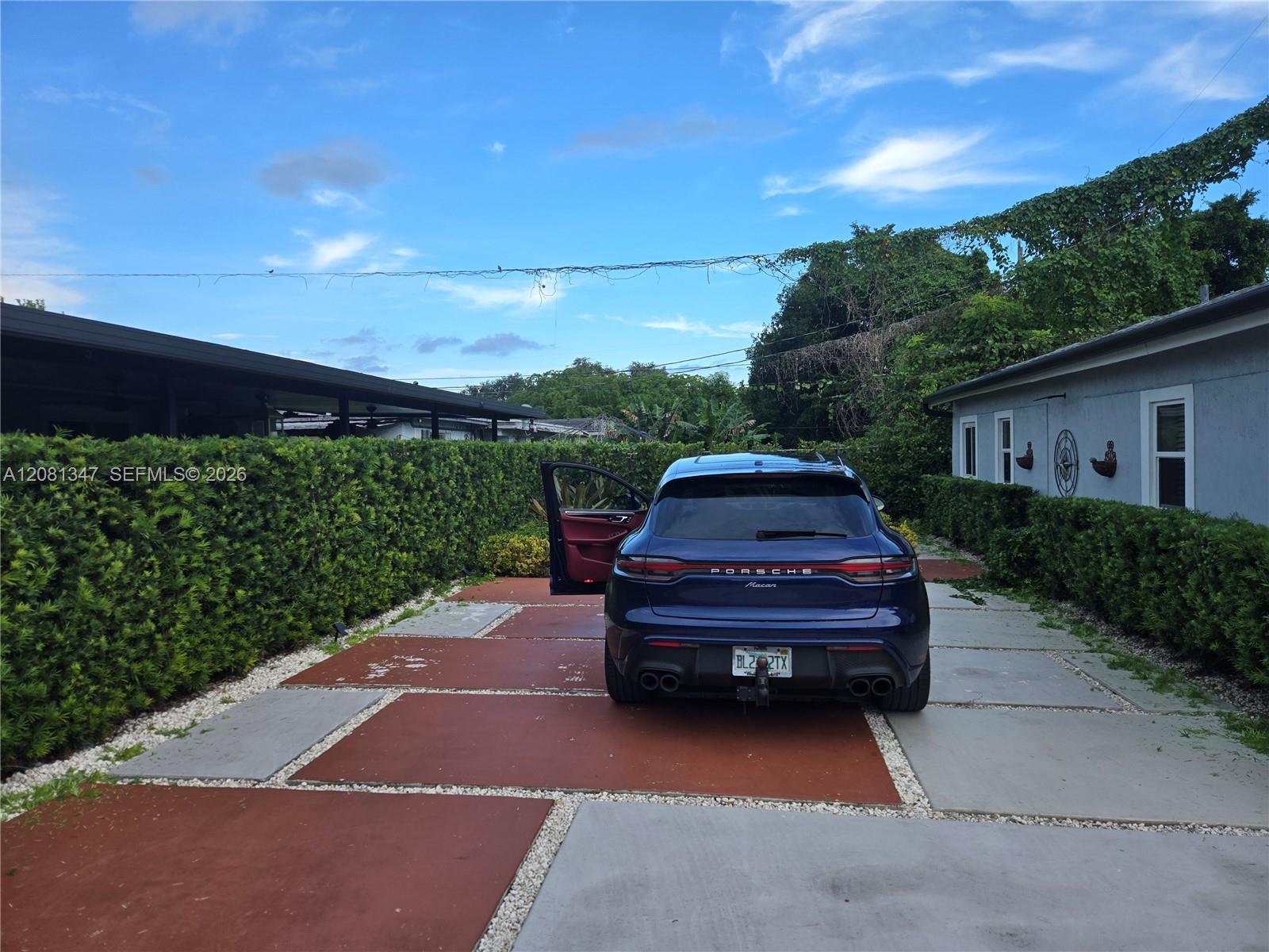 9230 SW 35th St, Miami FL 33165