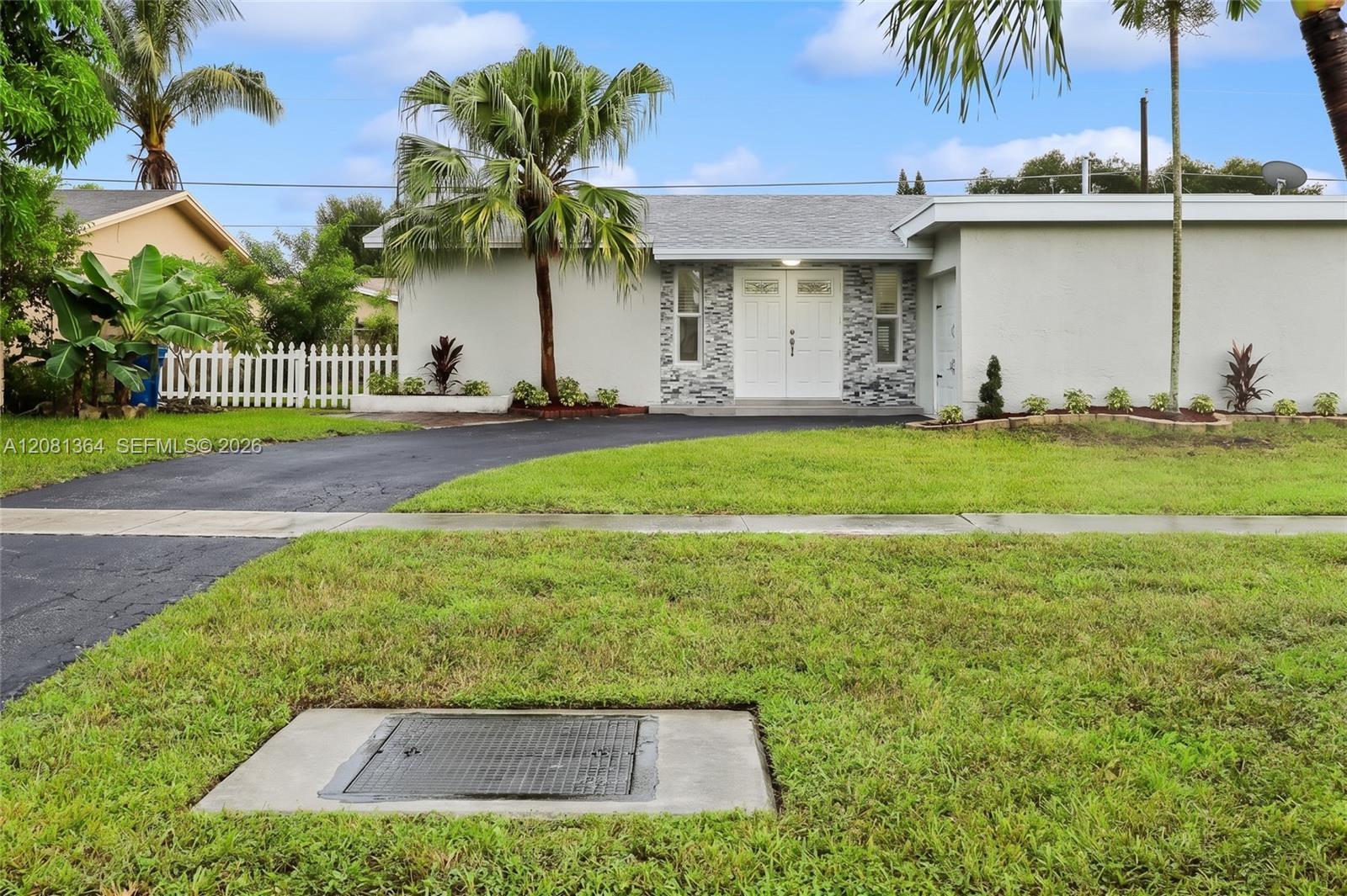 11940 NW 29th Mnr, Sunrise FL 33323 photo 2