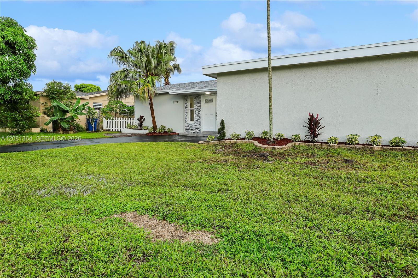 11940 NW 29th Mnr, Sunrise FL 33323 photo 4