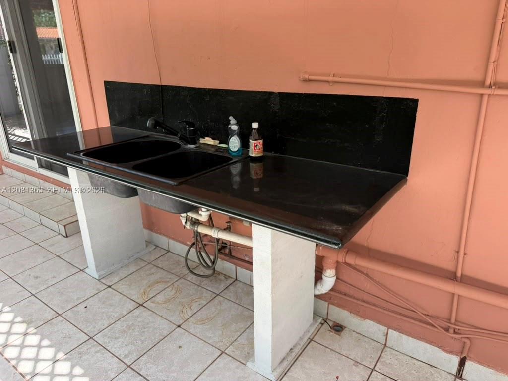 3500 NW 16th Ter, Miami FL 33125 photo 4
