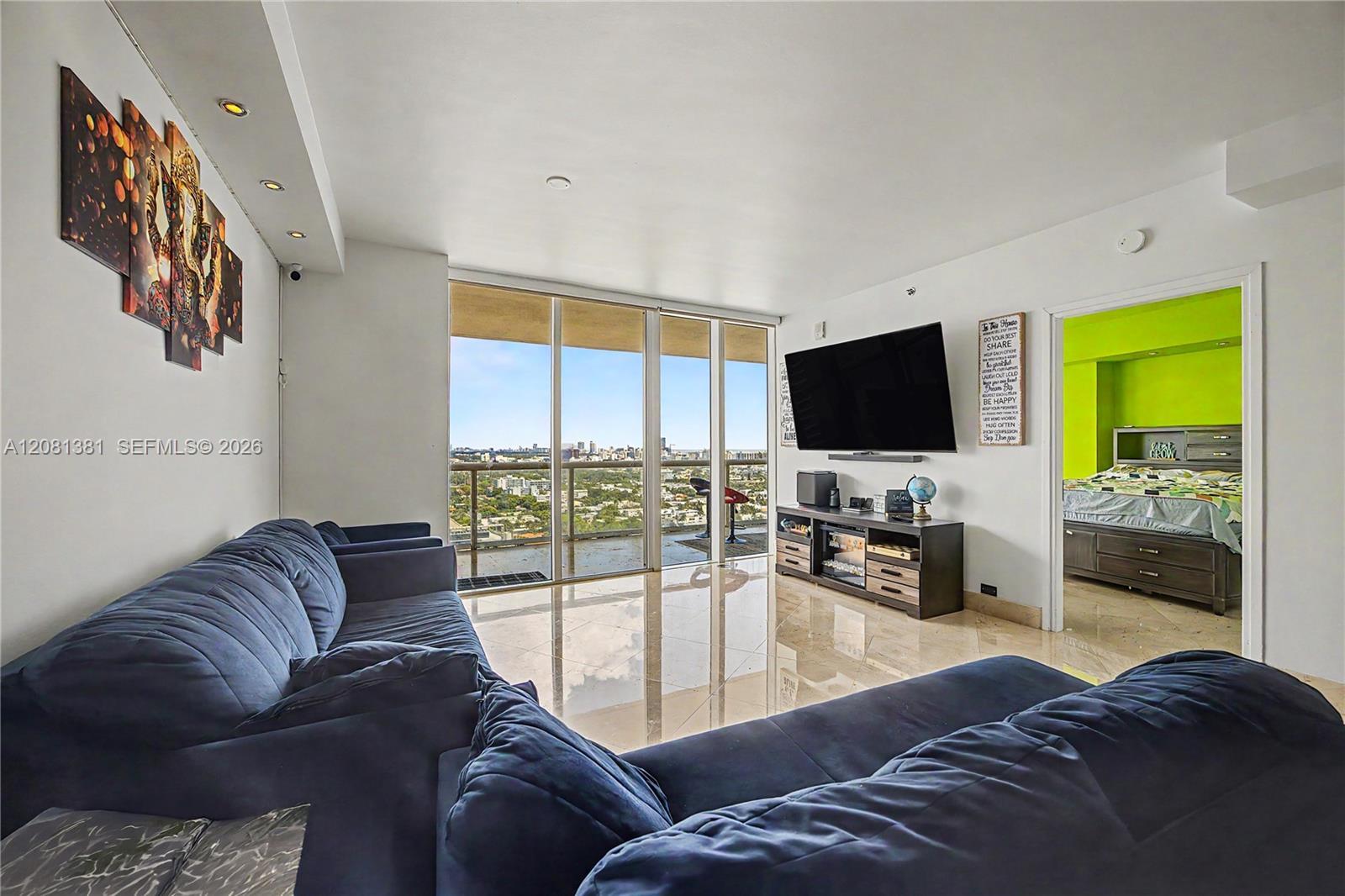 450 Alton Rd # 2406, Miami Beach FL 33139