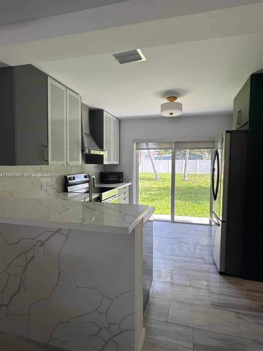2710 Grant St, Hollywood FL 33020 photo 5