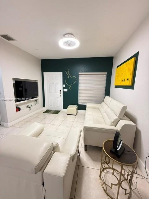 692 NW 170th Ter, Pembroke Pines FL 33028 photo 3