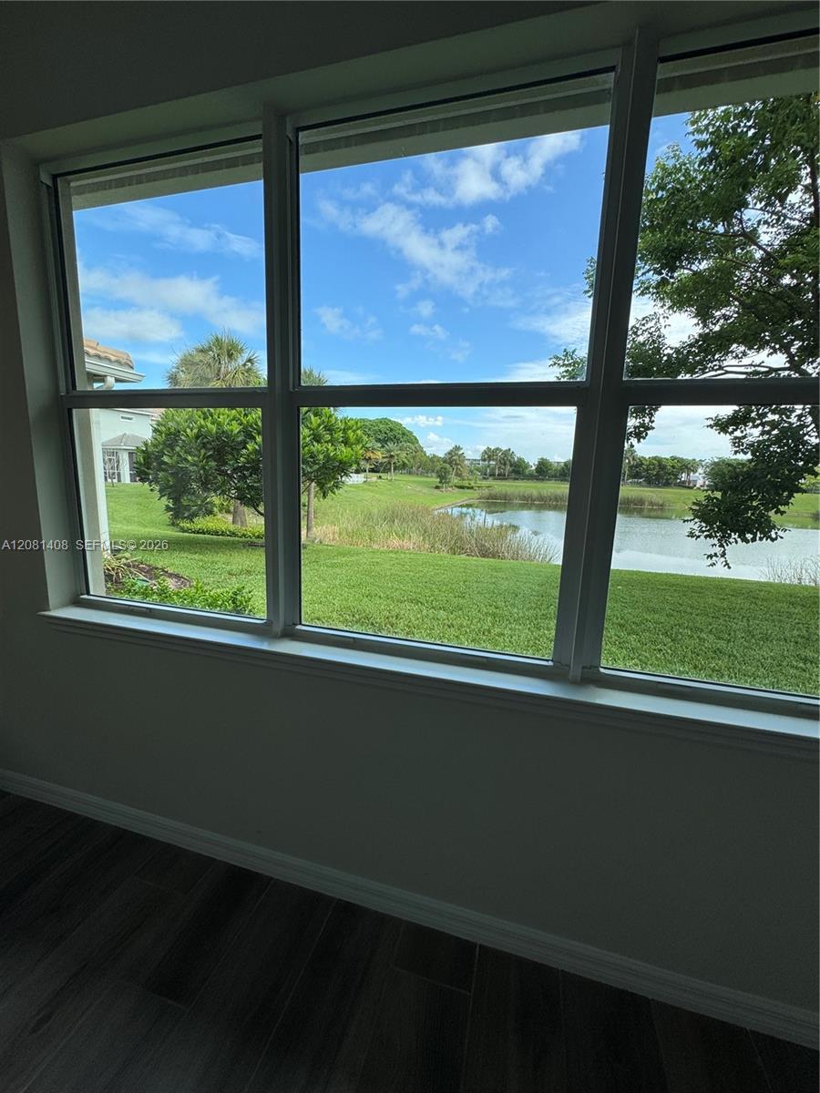 4729 Greenway Dr, Hollywood FL 33021 photo 4