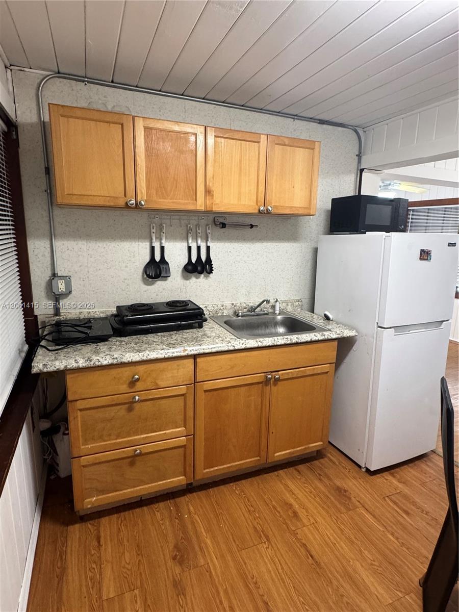 3271 (REAR Studio) NW 15th St, Miami FL 33125 photo 2