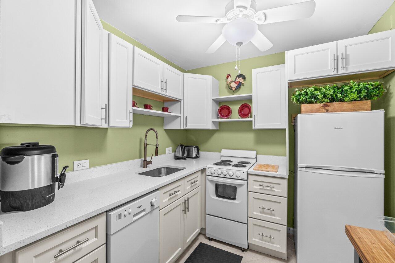 68 Suffolk B # 680, Boca Raton FL 33434 photo 2