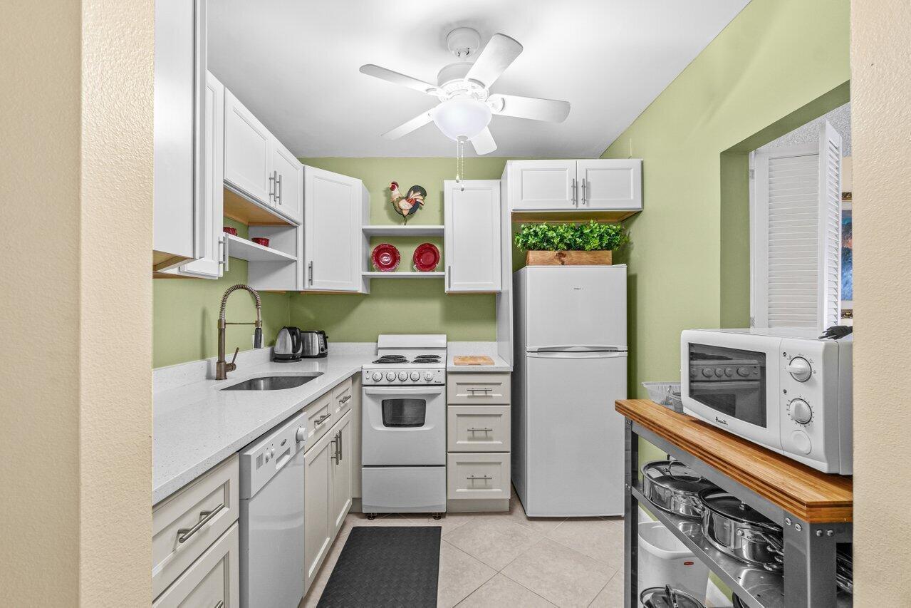 68 Suffolk B # 680, Boca Raton FL 33434 photo 3