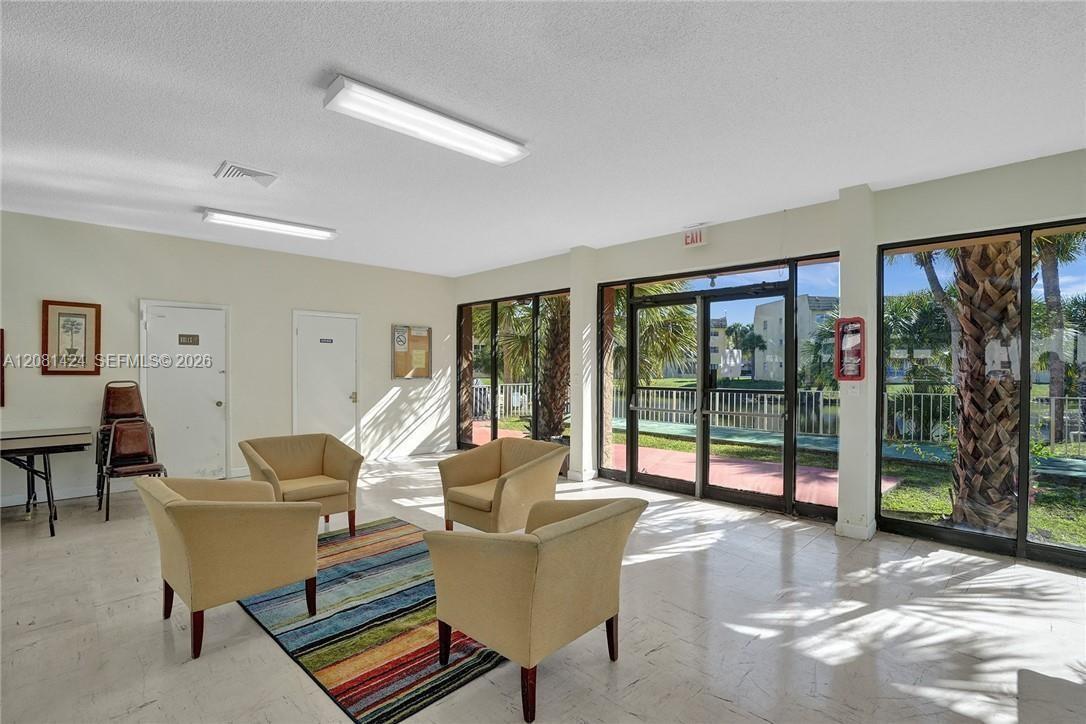 8325 Sunrise Lakes Blvd # 212, Sunrise FL 33322 photo 2