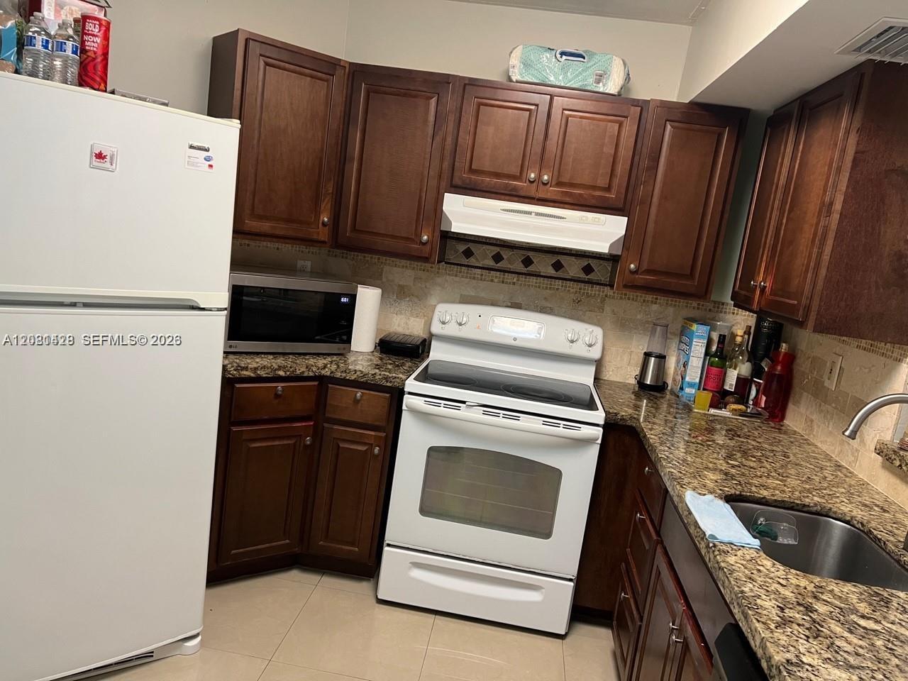 9711 Fontainebleau Blvd # D103, Miami FL 33172 photo 3