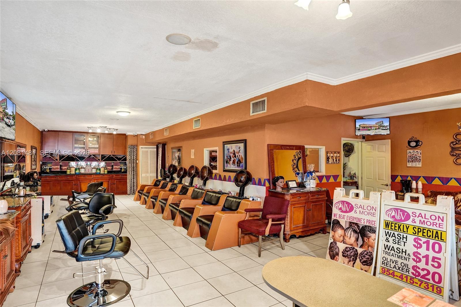 4404 Pembroke Rd, West Park FL 33021 photo 4
