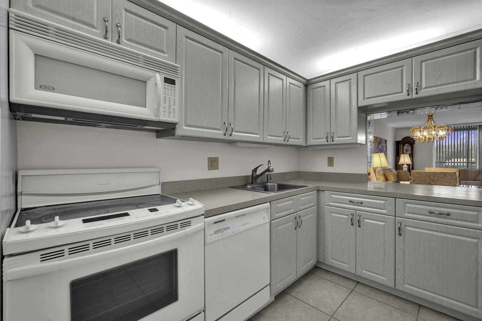 3231 Holiday Springs Boulevard # 306, Margate FL 33063 photo 3