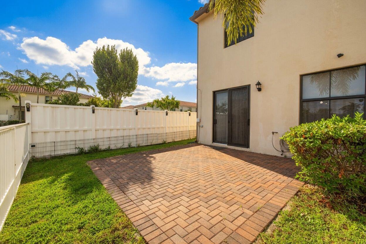 3002 Butternut Lane, Riviera Beach FL 33410 photo 4