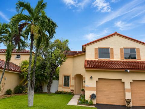 18431 NW 18TH Street, Pembroke Pines FL 33029 photo 3